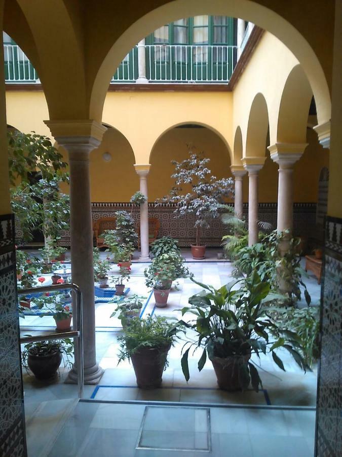 Holidays Isbilia Centro By Valcambre Севилья Экстерьер фото