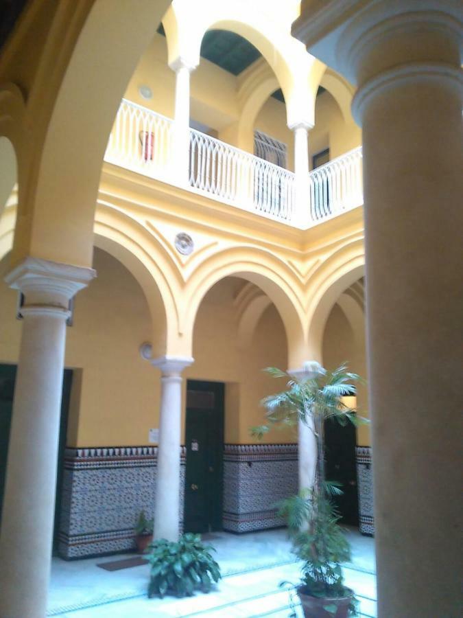 Holidays Isbilia Centro By Valcambre Севилья Экстерьер фото